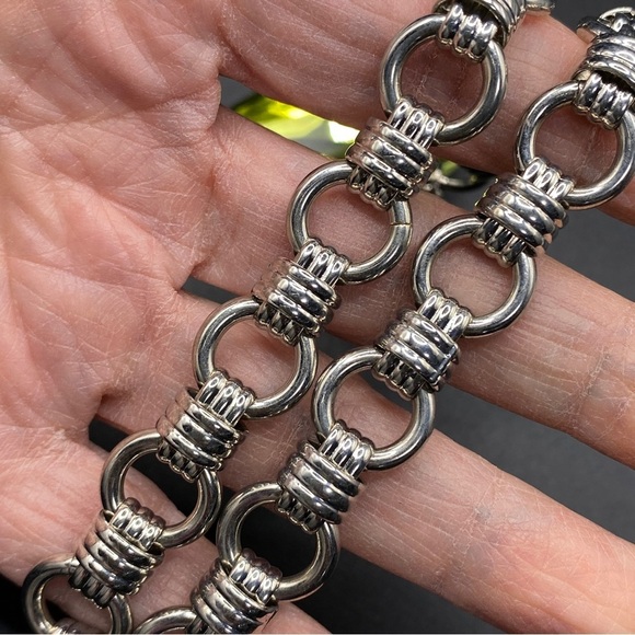 Chunky Chain Link Bracelet With Toggle Clasp - Picture 3 of 6
